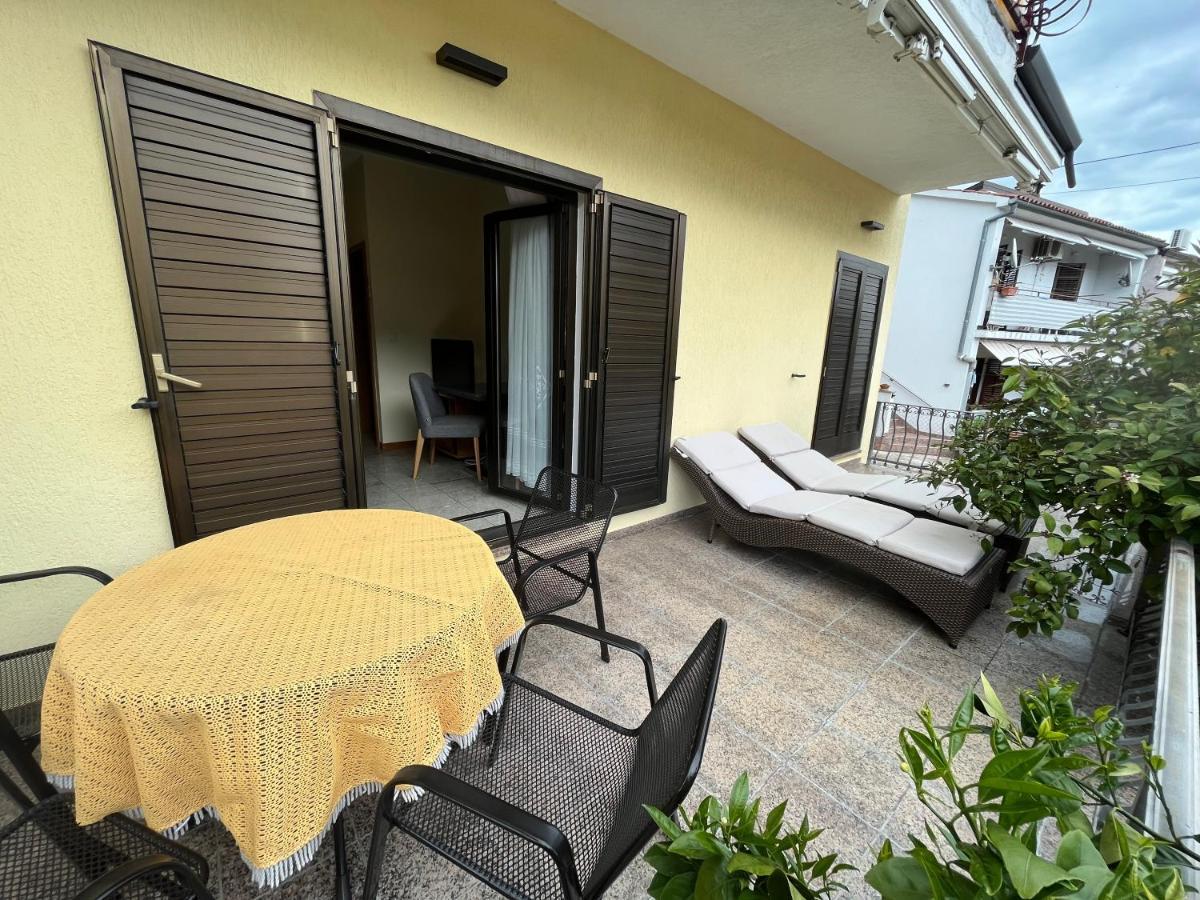 Holiday Apartments Sonne Rovinj Exteriör bild